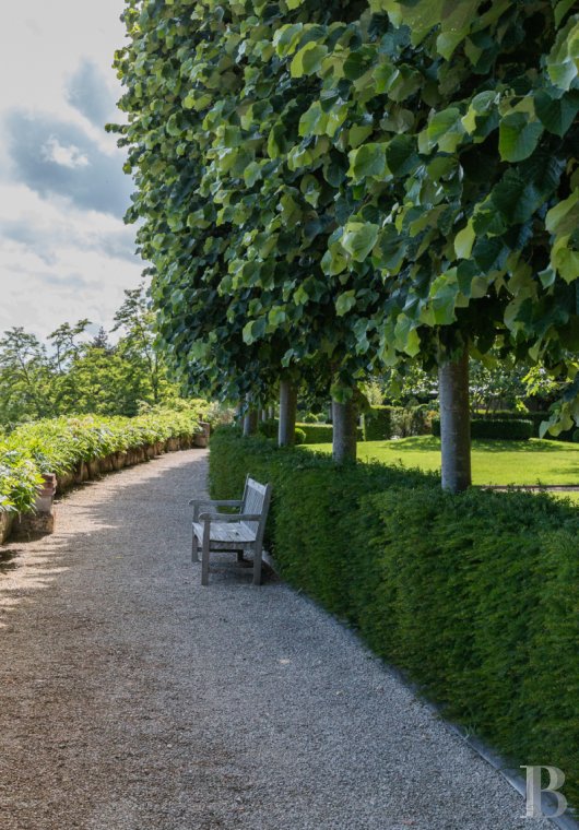 The outbuildings of an 18th-century manor house and its certified «remarkable» garden on the banks of the Loire to the east of Tours - photo  n°3